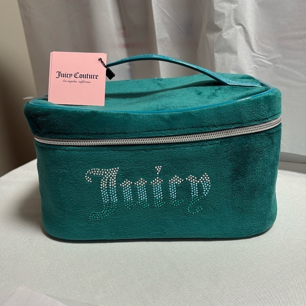 JUICY COUTURE Travel Cosmetic Bag, NWT. Beautiful Color.